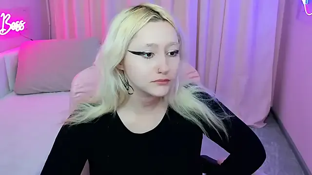 Freechat JuliaSharkk on StripChat