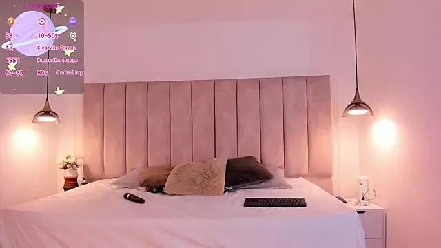 Naked Room Julieta_Jane 