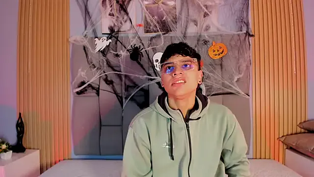 Private Kandyfrees_ on StripChat