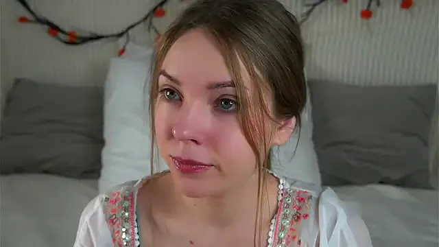 StripChat KarriBrownd is Freechat KarriBrownd — show off my outfit