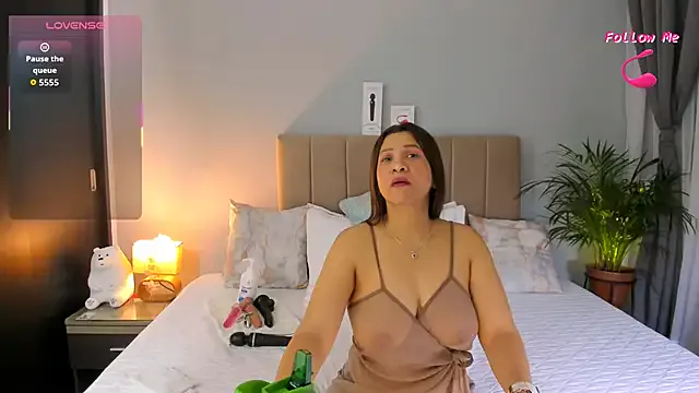 Freechat kataleyarios01 on StripChat