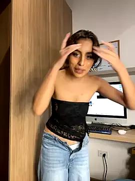 Naked Room Katee_Jones 