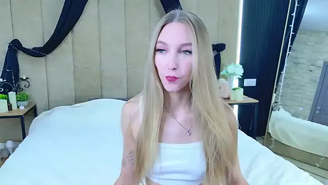 Freechat KellyBradford on StripChat