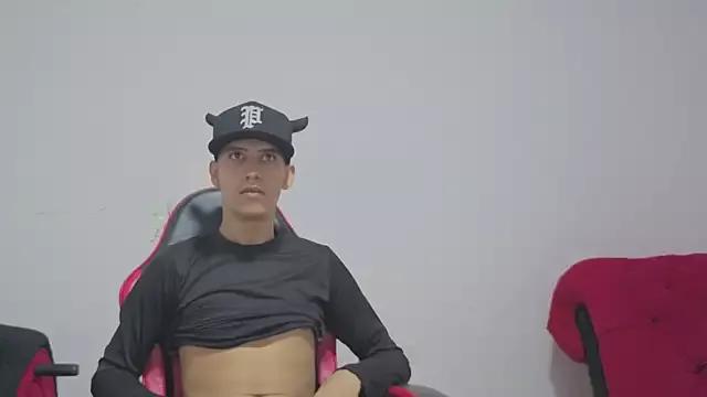 Ken_LatinBoy18 from StripChat