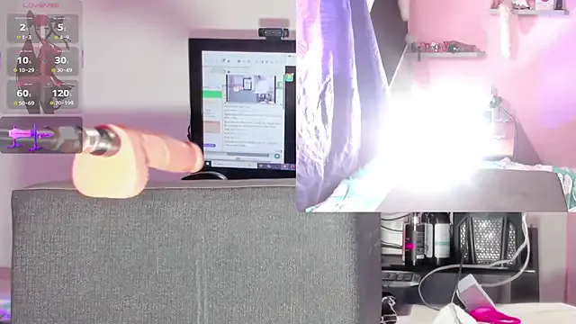 Freechat kira_touka on StripChat