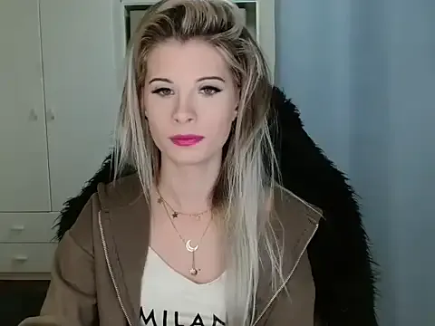 StripChat KristineGlow is Freechat KristineGlow — Surprise for you