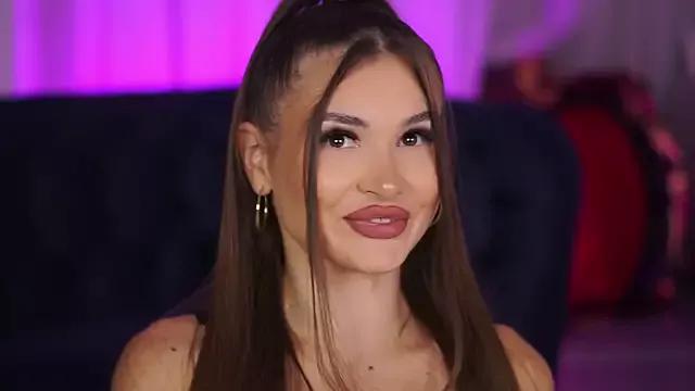 KyssaraPlay from StripChat