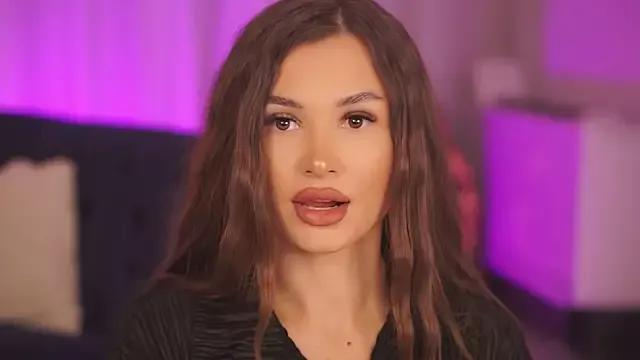 KyssaraPlay from StripChat