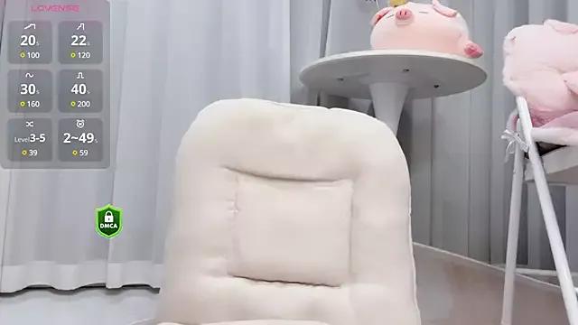 Lan-mei from StripChat is Freechat