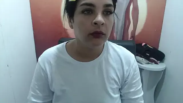 Freechat Laura_hottt on StripChat