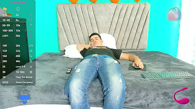 StripChat Laura_King is Freechat Laura_King — HEY MASTURBATE NAKED