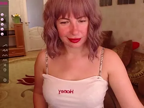 LauraClarck on StripChat