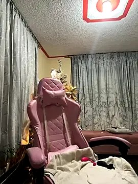 laure_torres on StripChat