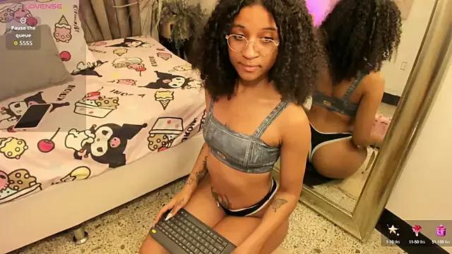 Layla_Clarke from StripChat