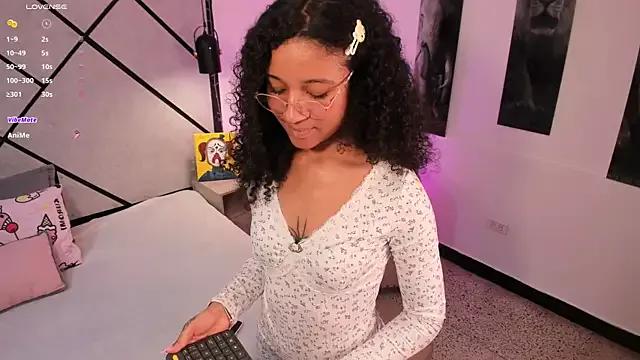 Layla_Clarke from StripChat