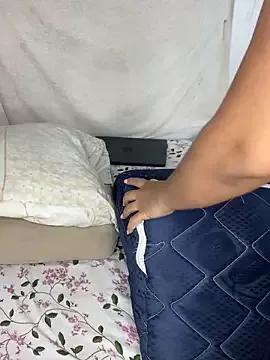 Leila__Saade from StripChat