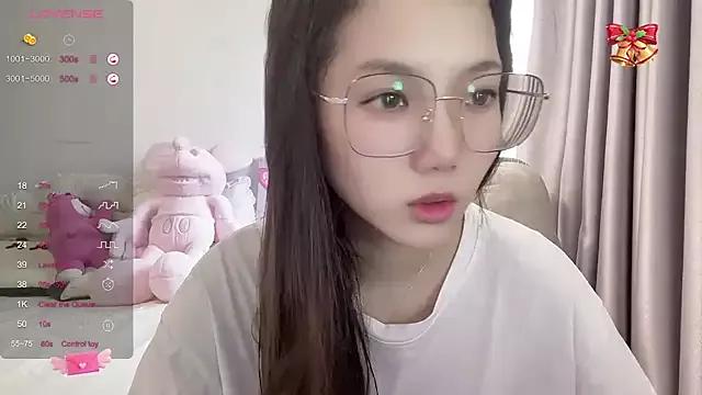 LeLe-666 from StripChat