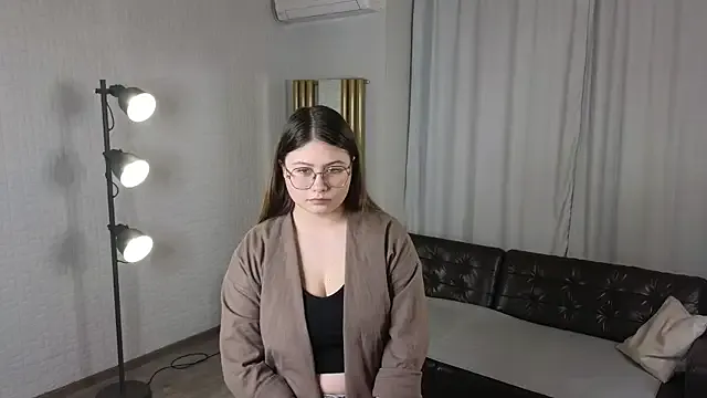 LeliaPeeler on StripChat 