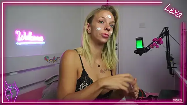 StripChat Lexa_xoxo is Freechat Lexa_xoxo — full naked+ use fuckmashine ! +2 videos