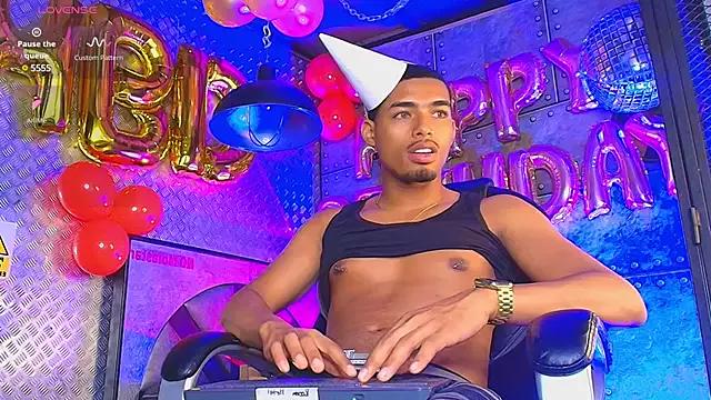 LiamByrne from StripChat is Freechat