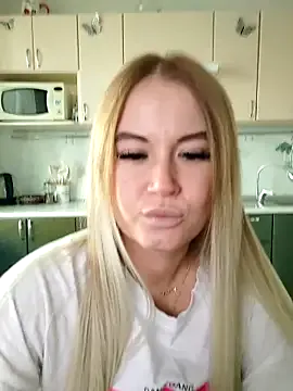 Freechat LikaFoxie on StripChat