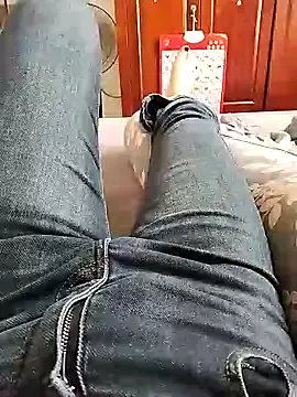 StripChat Lili_2love is Freechat Lili_2love — Spray on you , control 5 minutes