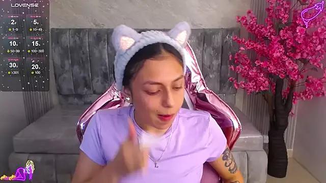 lilith_petit_sub from StripChat