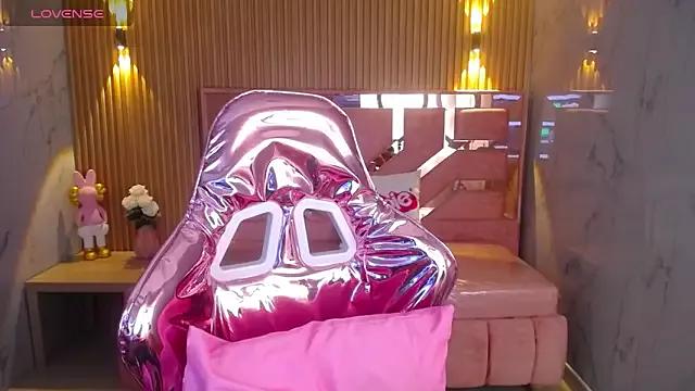 lilith_petit_sub from StripChat