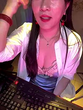Liqinqin from StripChat