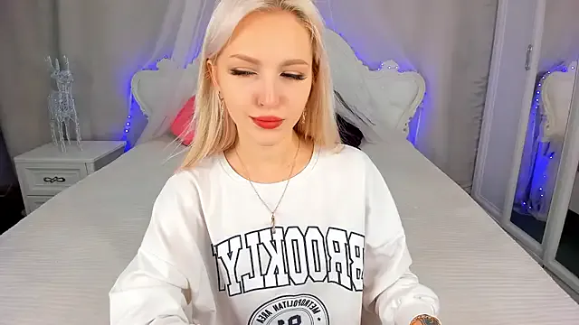 Freechat LisaFoxyMe on StripChat