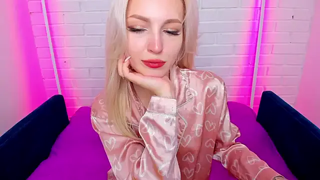 Freechat LisaFoxyMe on StripChat