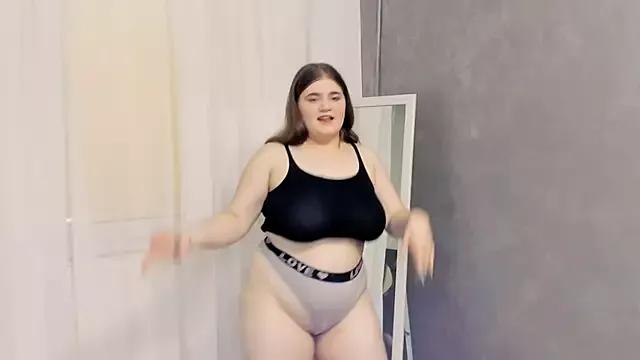 LissaBigTitts from StripChat