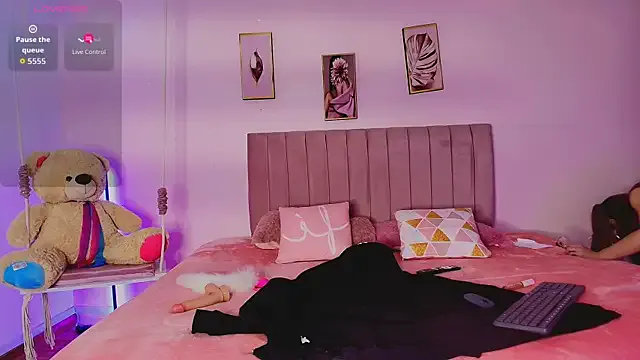 Freechat little_ellie_1 on StripChat