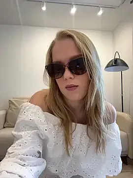 Freechat Little_Forest_ELF on StripChat