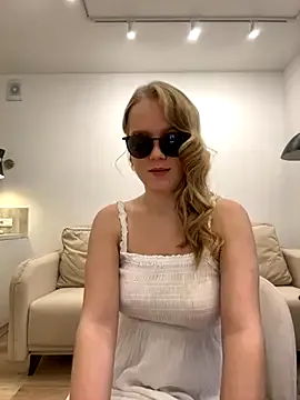 Freechat Little_Forest_ELF on StripChat