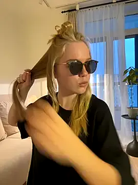 Freechat Little_Forest_ELF on StripChat