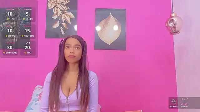 littleebonymommy from StripChat