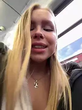 Liza_risky from StripChat is Freechat