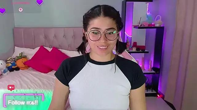 LoaLuxury from StripChat