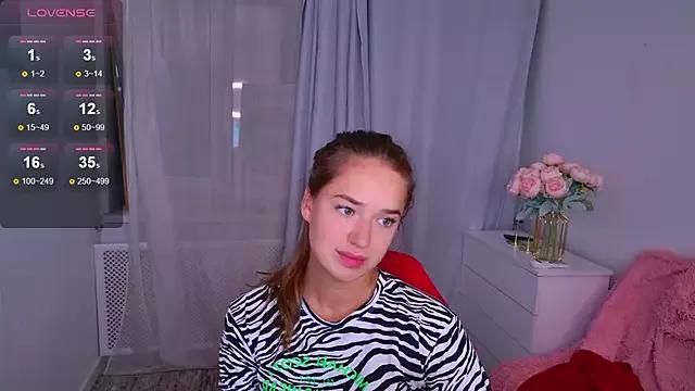 Naked Room LovelyJessie 