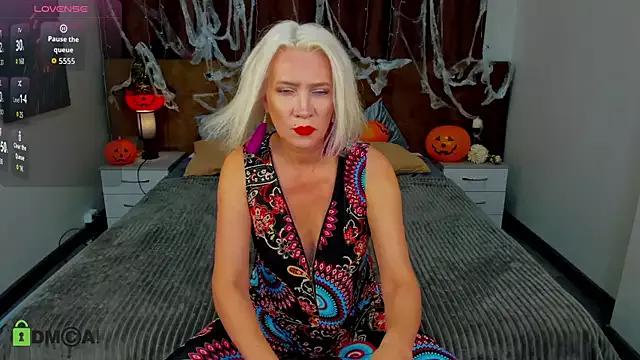 Luna__Lewis from StripChat is Freechat