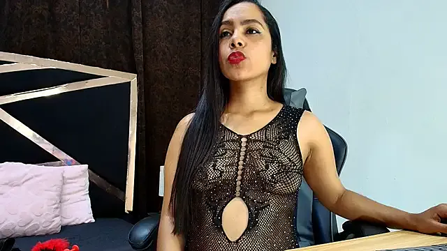 Freechat luna_brown7 on StripChat