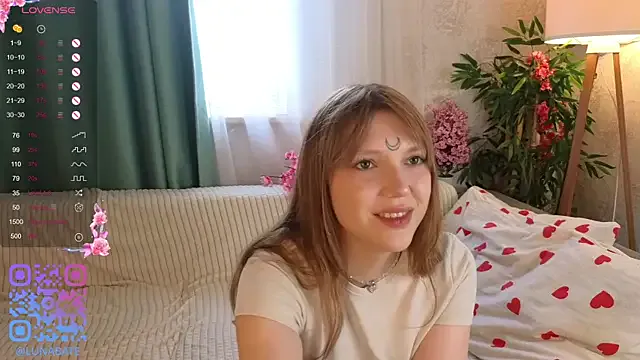 Freechat Lunabate on StripChat