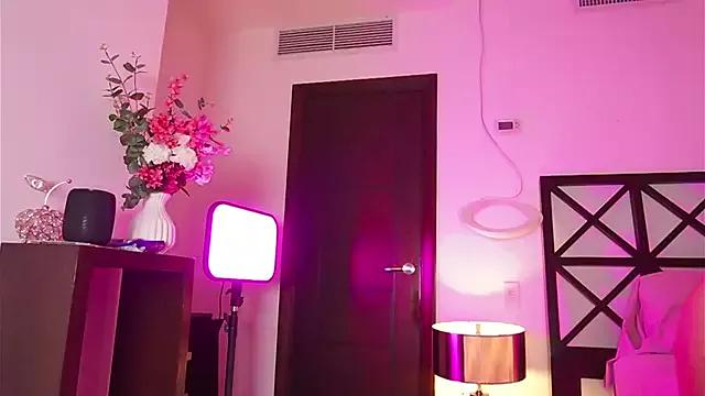 LunaMystyque from StripChat