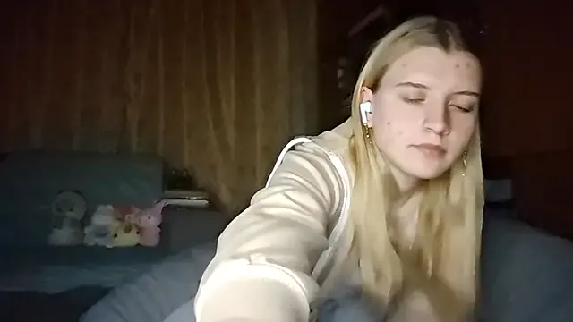 Freechat LynteriLain on StripChat