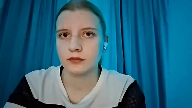 Freechat LynteriLain on StripChat