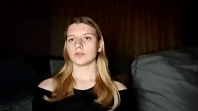 Freechat LynteriLain on StripChat