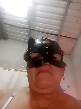 Freechat Madrastrahot69 on StripChat