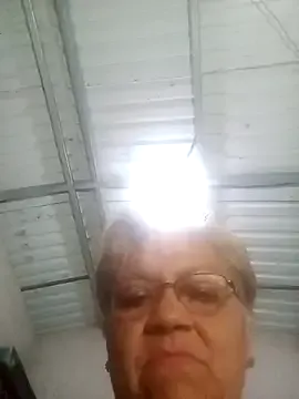 Freechat Madrastrahot69 on StripChat