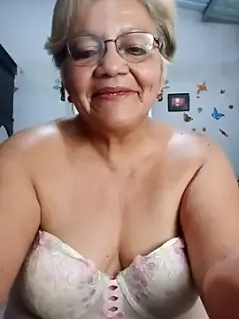 Freechat Madrastrahot69 on StripChat